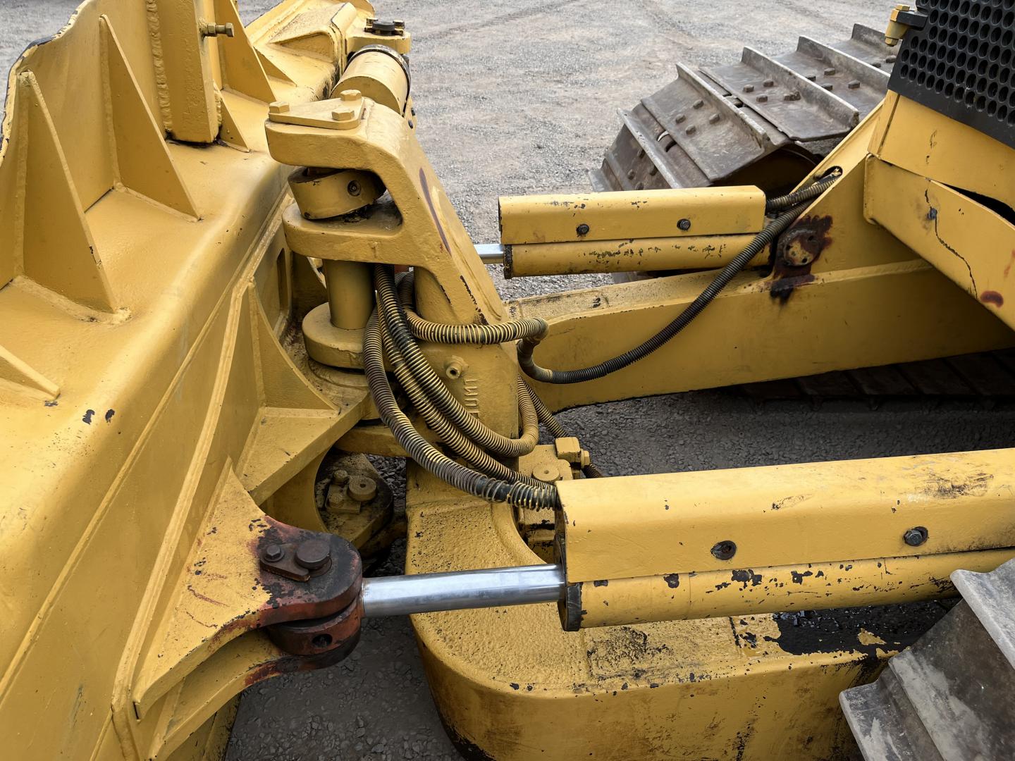 ./imagenes/INVOICE/2019/17240/TAPADOR FRONTAL CATERPILLAR D6M LGP (17).JPG